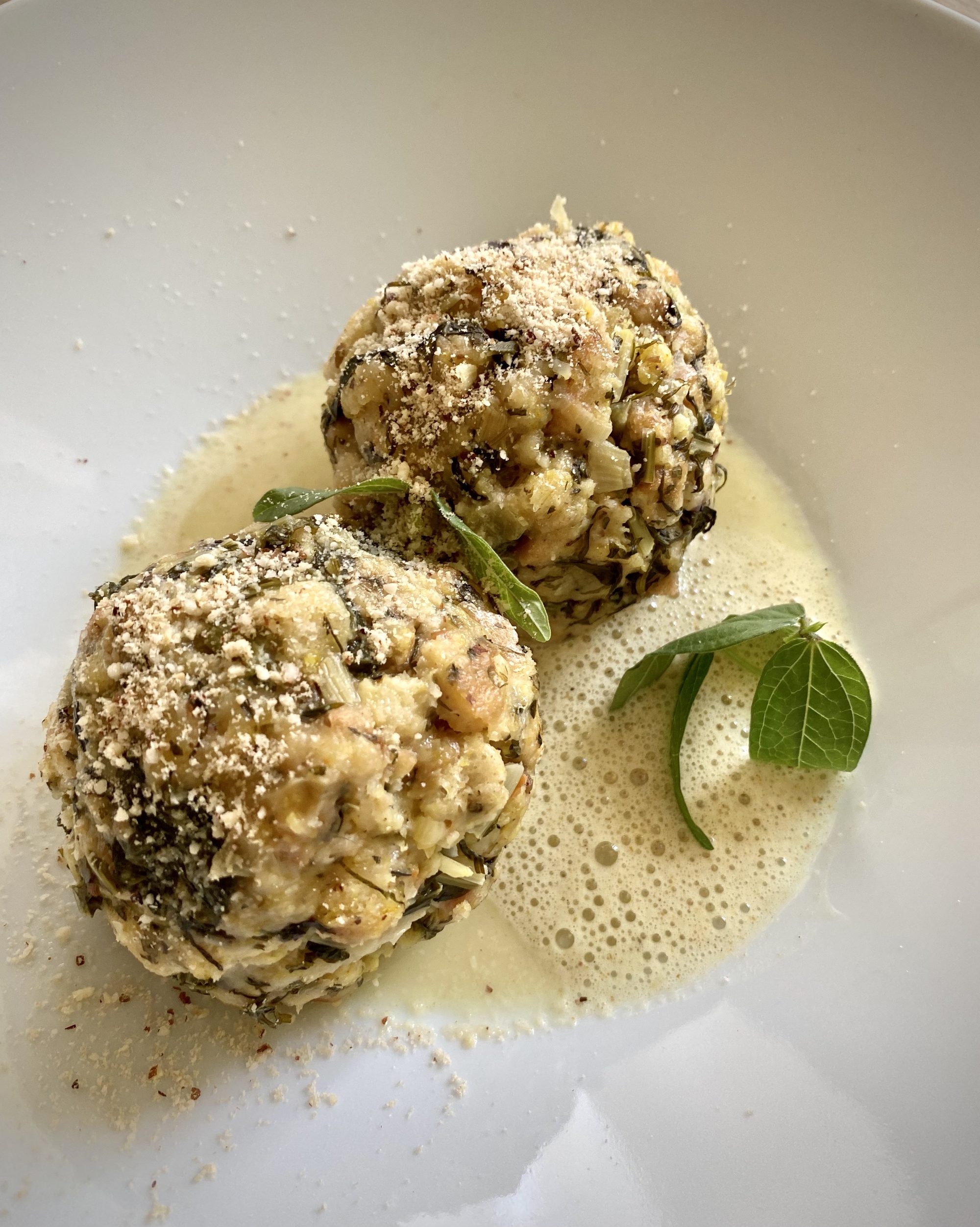 ASIA-KNÖDEL MIT KOKOSSCHAUM.