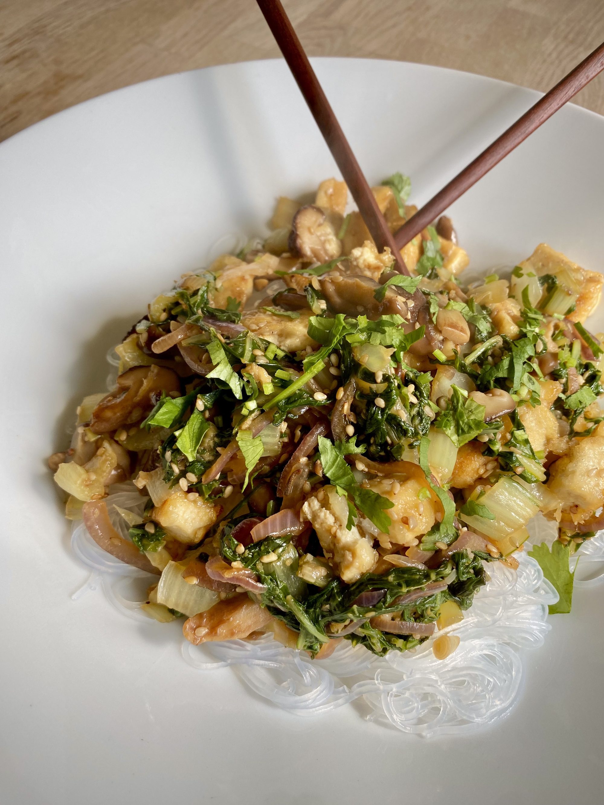 GEBRATENER PAK CHOI mit TOFU.