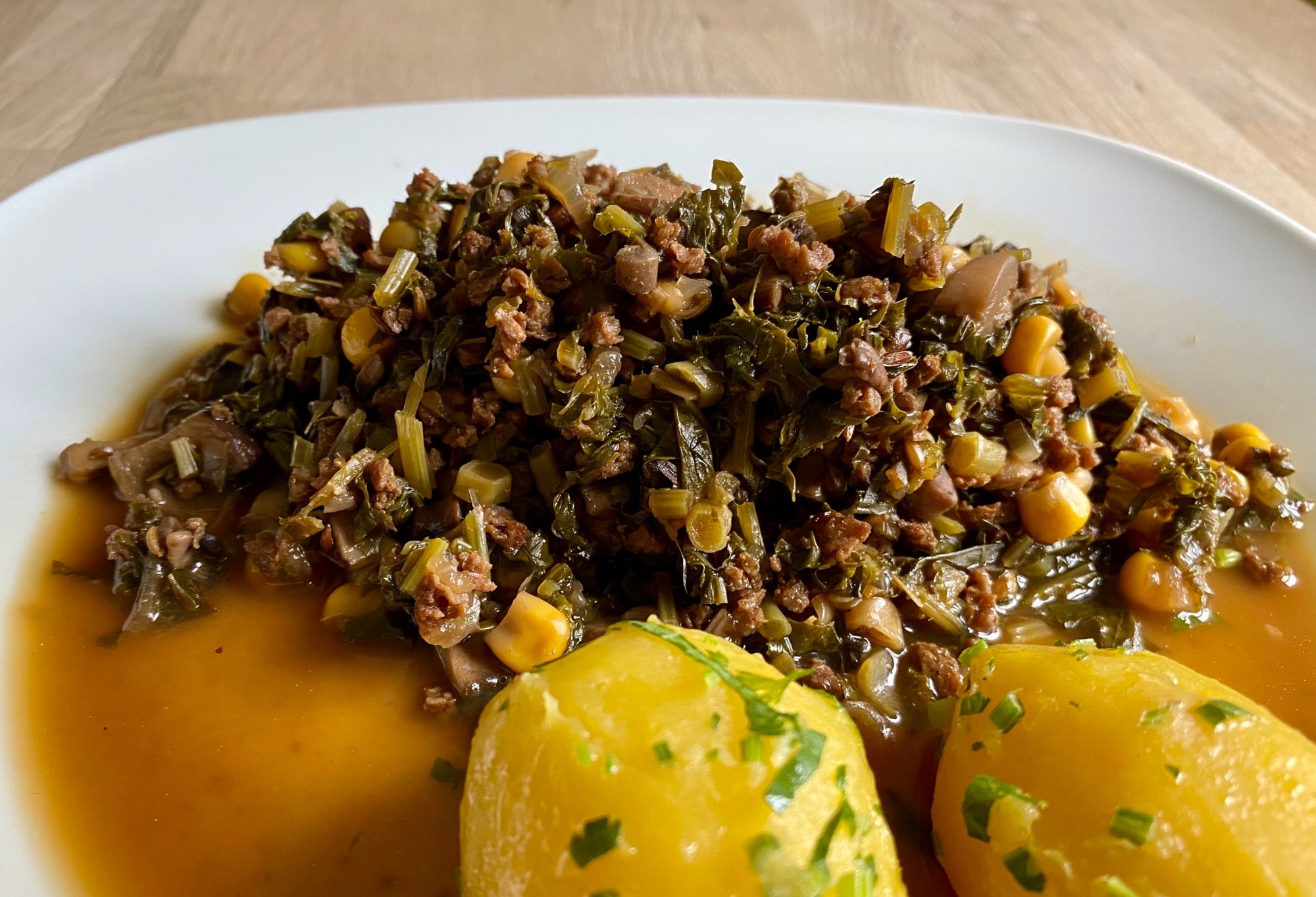 BLATTKOHL MIT VEGGIE HACK.