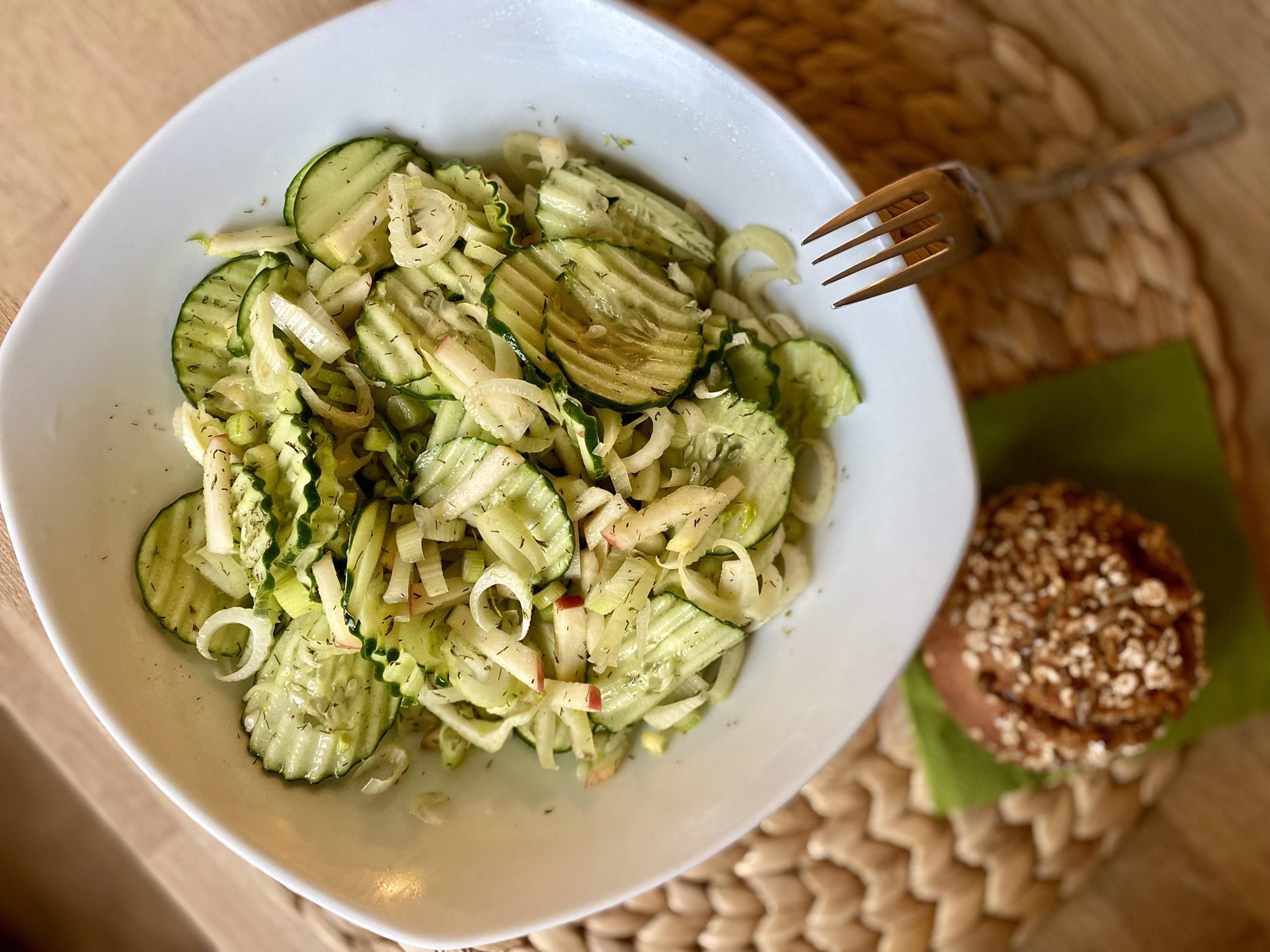 FENCHEL-GURKENSALAT mit APFEL.