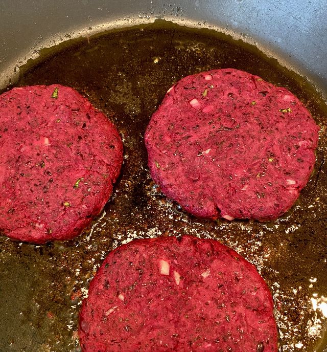 ROTE BEETE PATTY