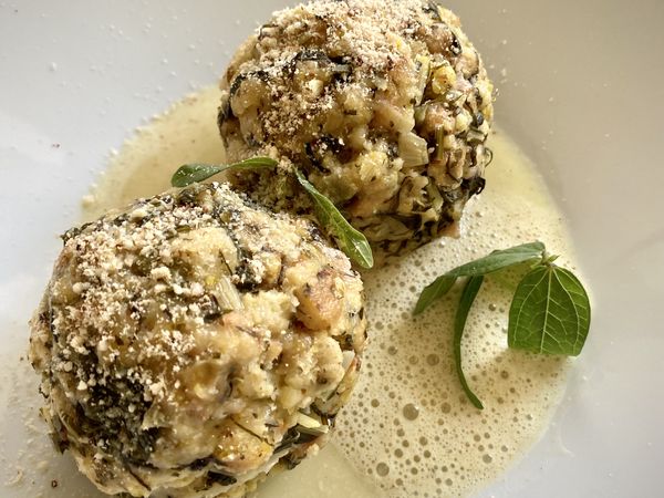ASIA-KNÖDEL MIT KOKOSSCHAUM.