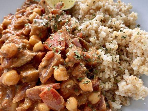 MELANZANI-ERDNUSS-CURRY