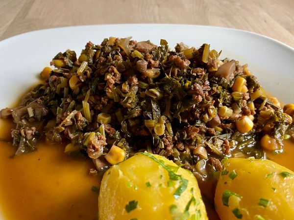 BLATTKOHL MIT VEGGIE HACK.