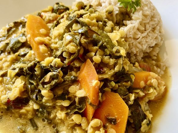 GELBES MANGOLD CURRY.